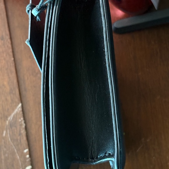 Kendall & Kylie Black Crossbody Bag - Picture 3 of 9